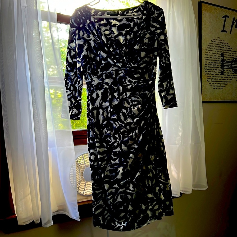LAUREN by Ralph Lauren dress. Size 8. Blue and white